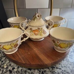 Vintage Vernon Ware Metlox
Fruit Basket Set